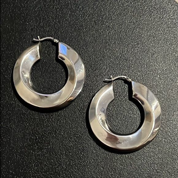 Sundance Sterling Silver Abstract Twisty Puff Chunky Hoop Earrings - Picture 11 of 14